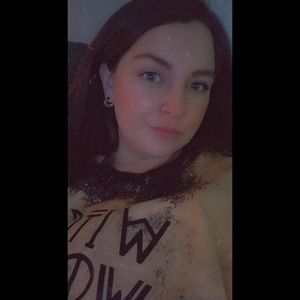 Meet your Posher, Becky